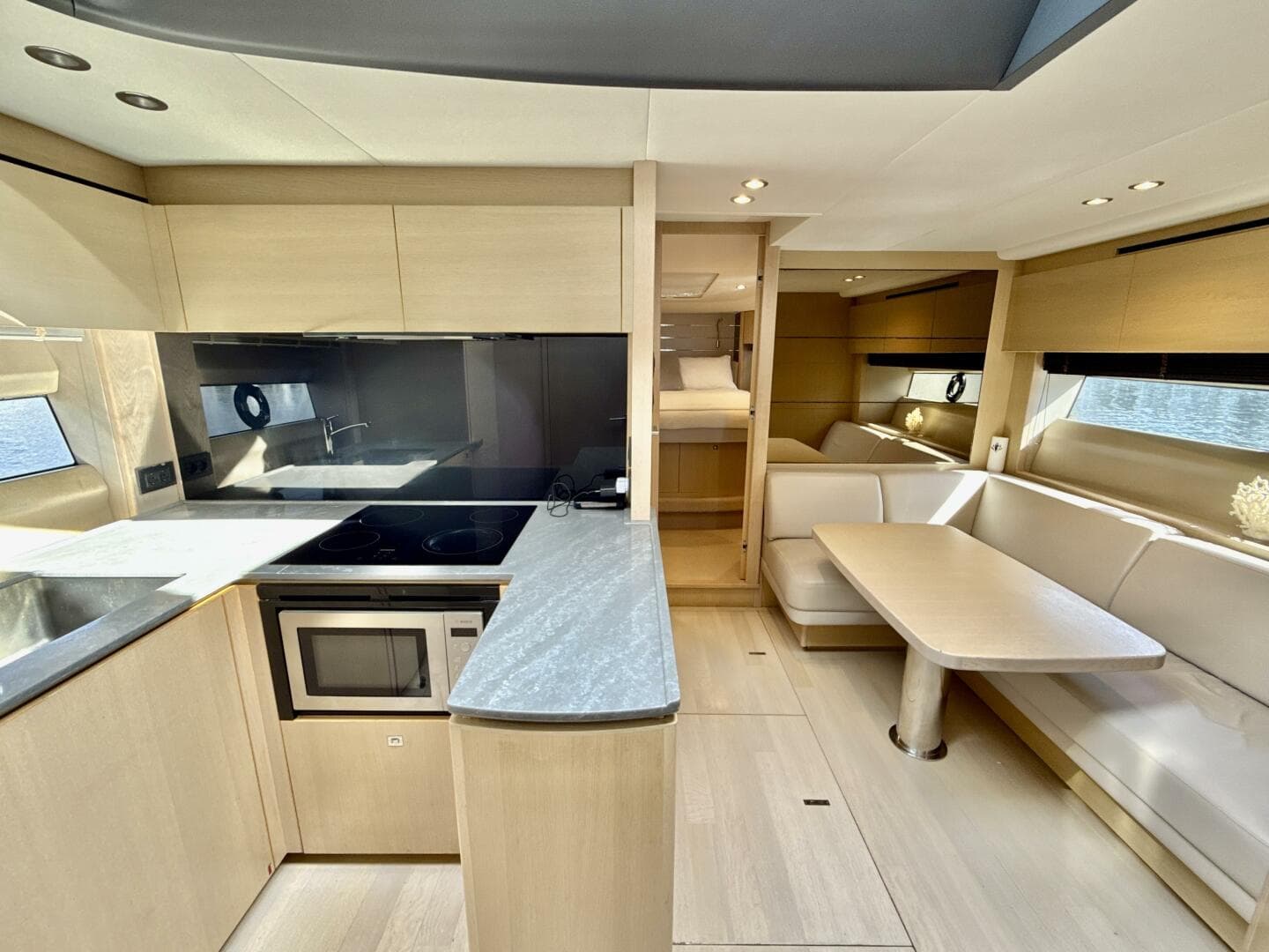 2017 Princess V58 — photo 13