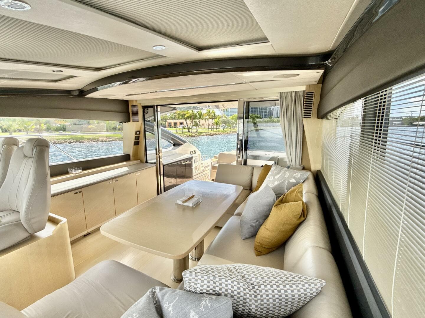 2017 Princess V58 — photo 11