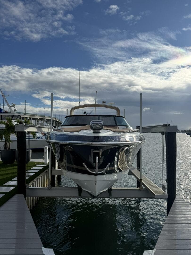 2016 Formula 330 Crossover Bowrider — photo 2