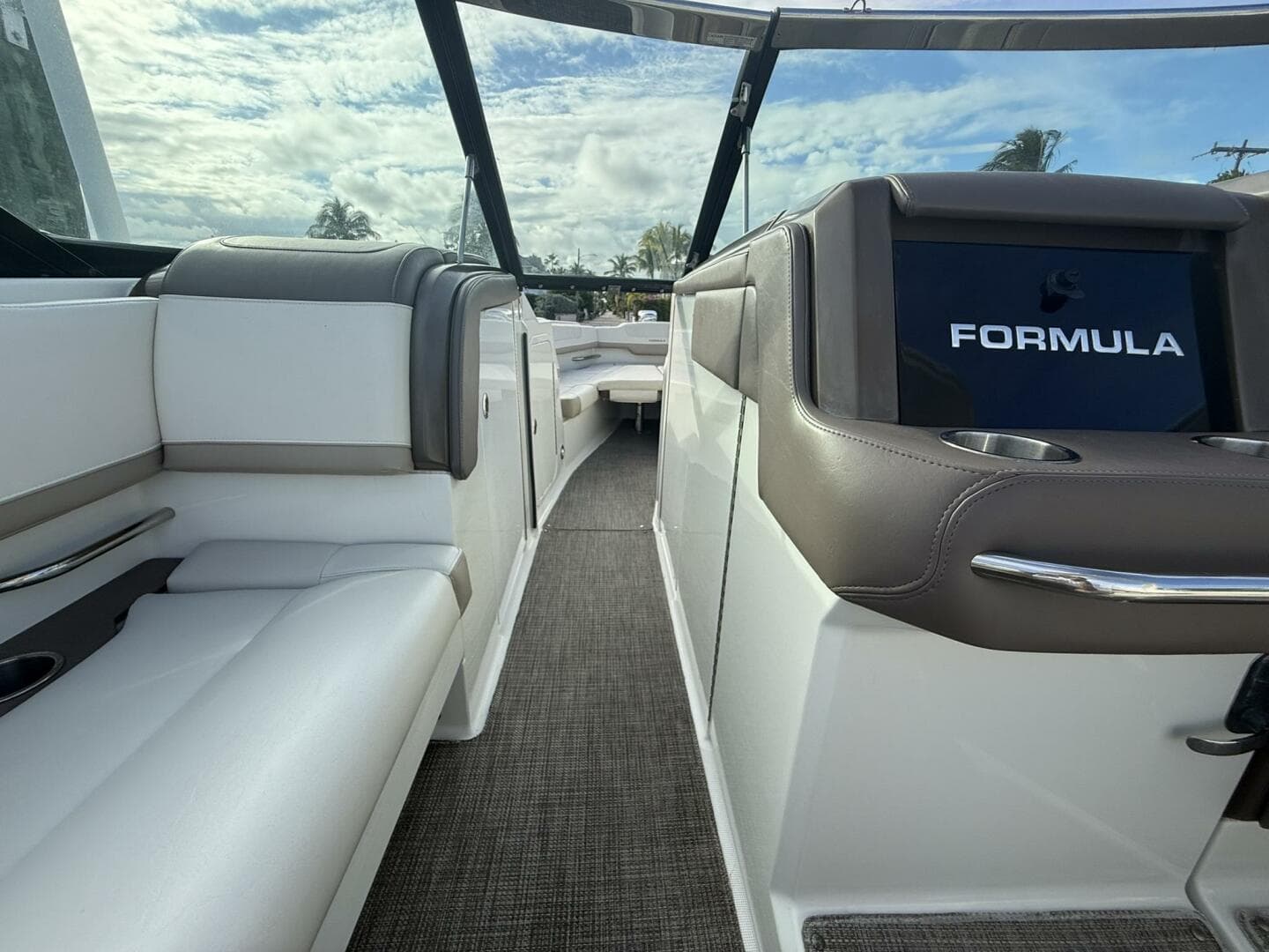2016 Formula 330 Crossover Bowrider — photo 14