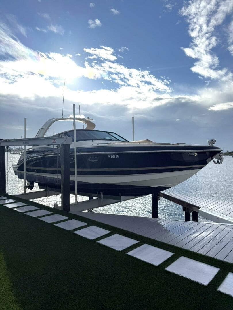 2016 Formula 330 Crossover Bowrider