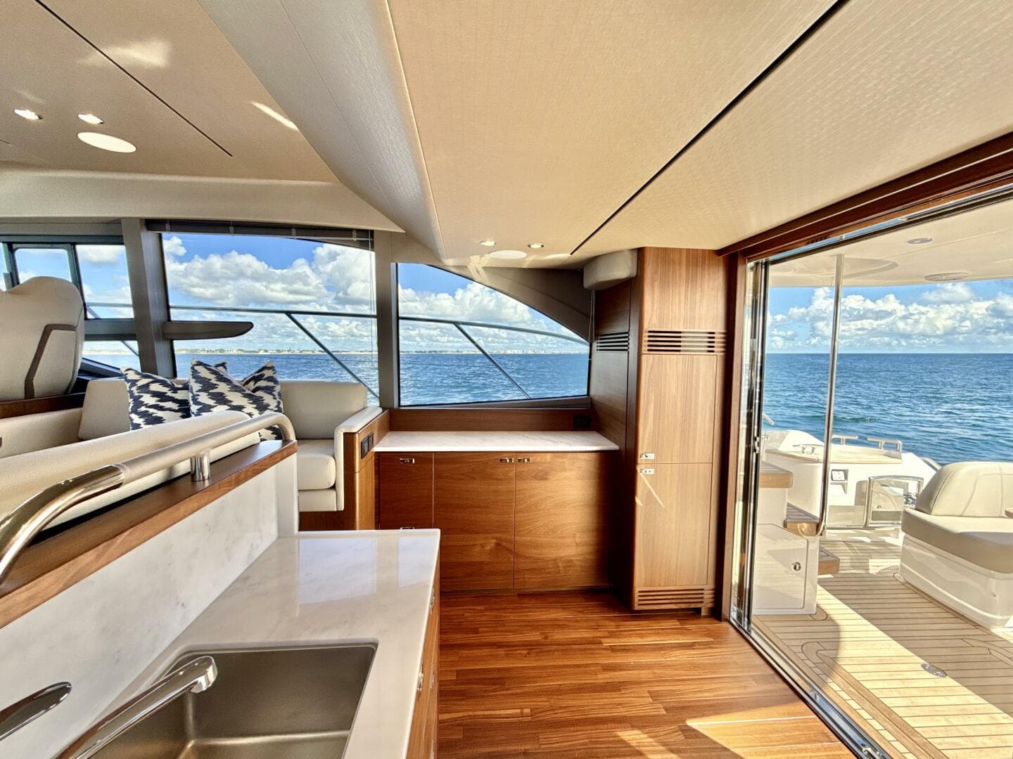 2026 Princess F50 — photo 11