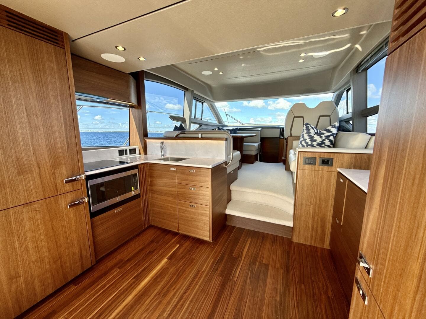 2026 Princess F50 — photo 13