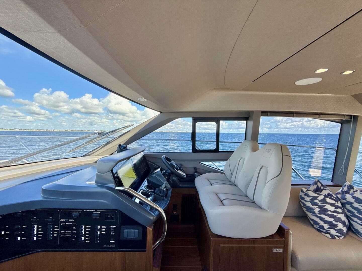 2026 Princess F50 — photo 18