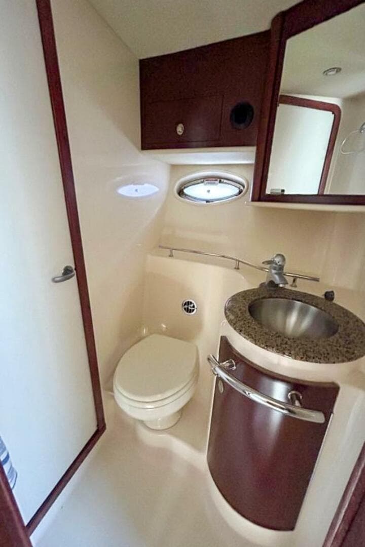 2007 Sea Ray 400 Sundancer — photo 28