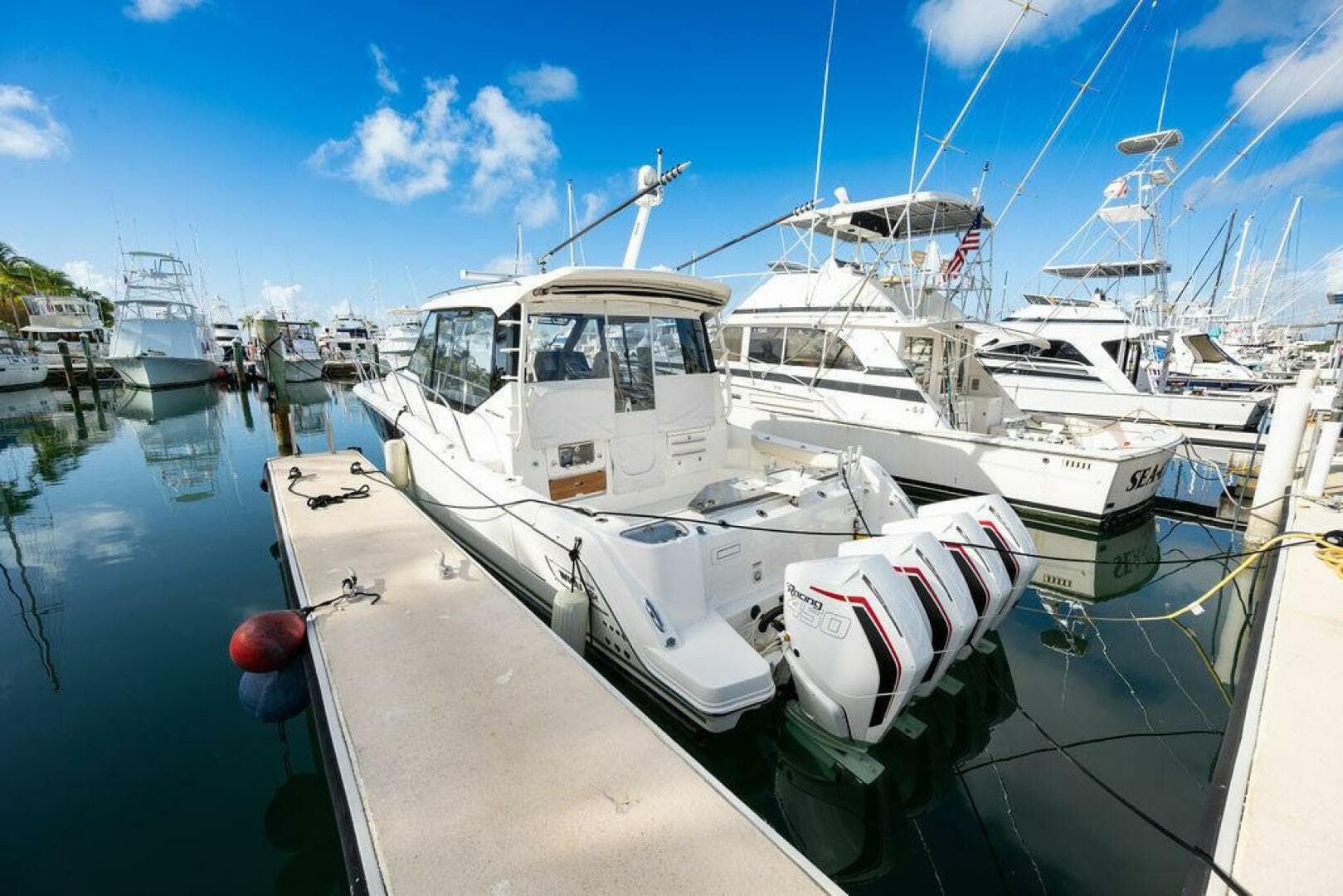 2023 Boston Whaler 405 Conquest — photo 17