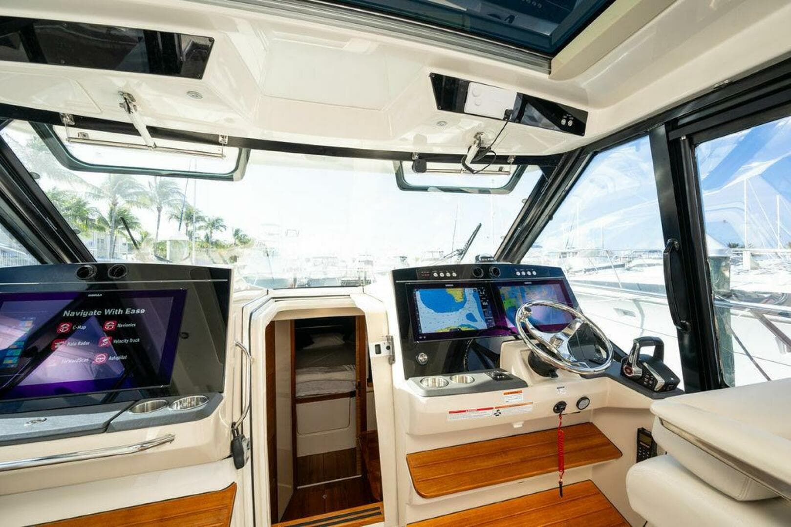 2023 Boston Whaler 405 Conquest — photo 27
