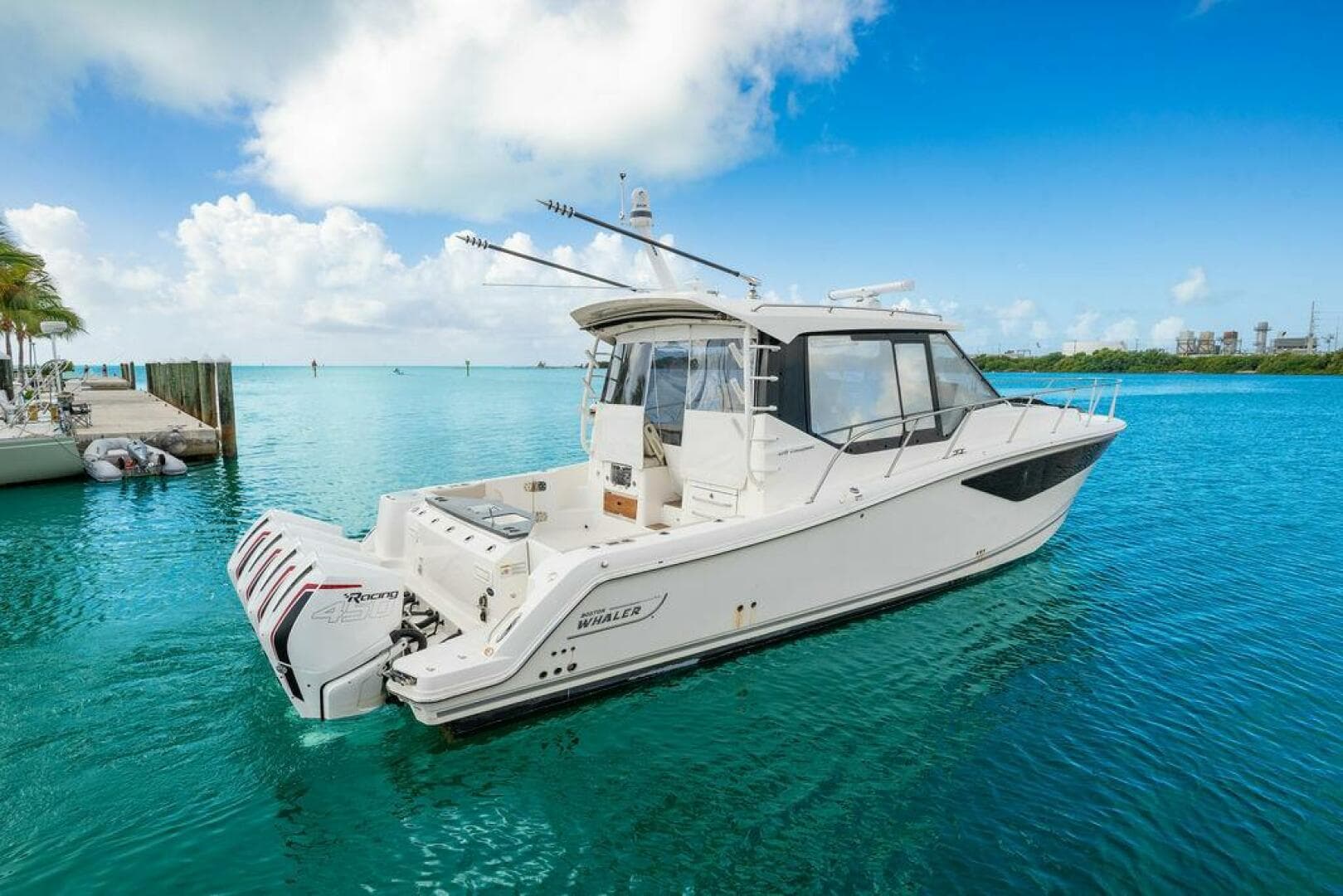 2023 Boston Whaler 405 Conquest — photo 2