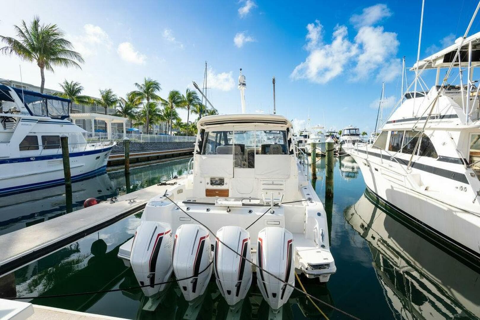 2023 Boston Whaler 405 Conquest — photo 16