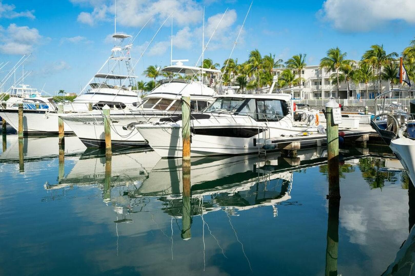 2023 Boston Whaler 405 Conquest — photo 15