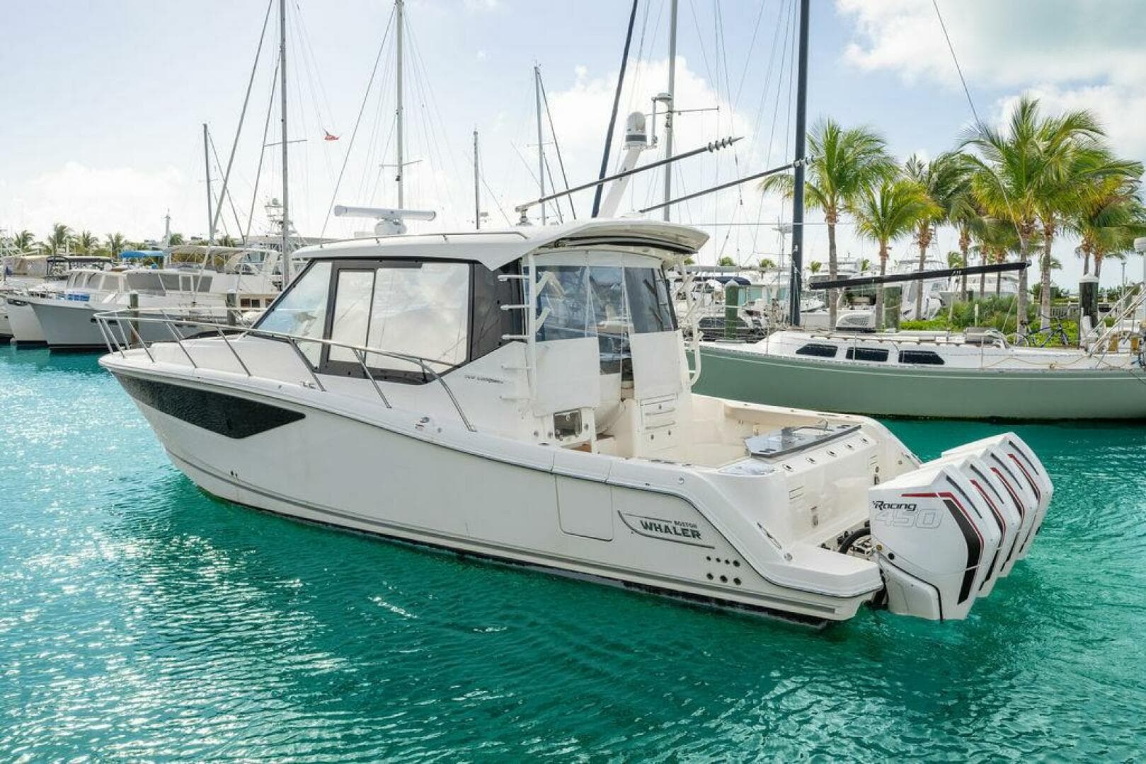 2023 Boston Whaler 405 Conquest — photo 13