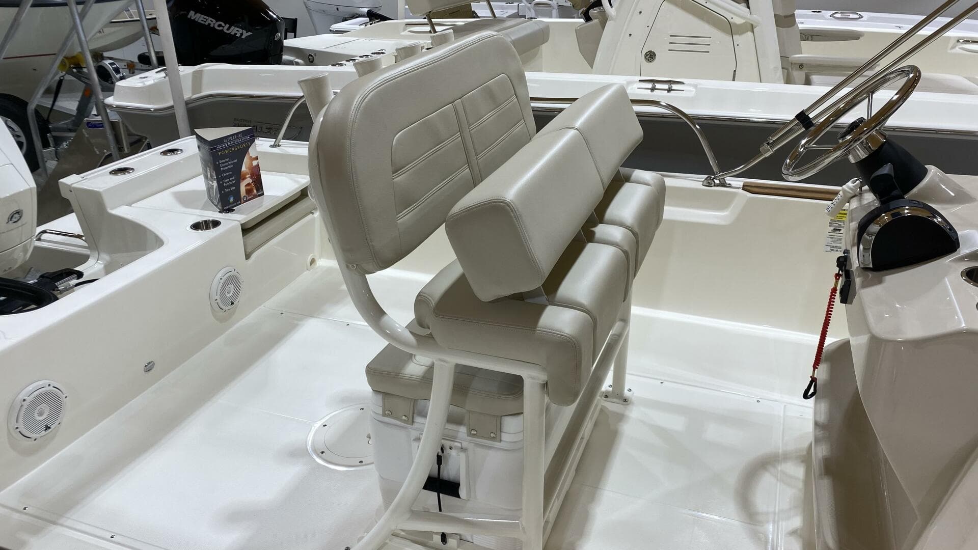 2022 Boston Whaler — photo 3