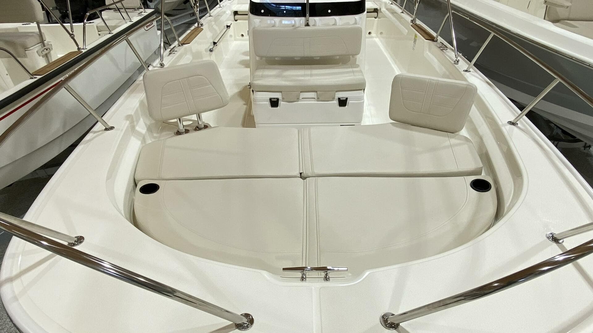 2022 Boston Whaler — photo 2