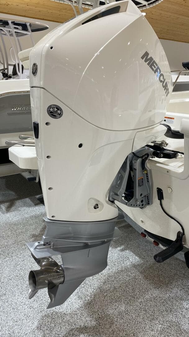 2022 Boston Whaler — photo 7