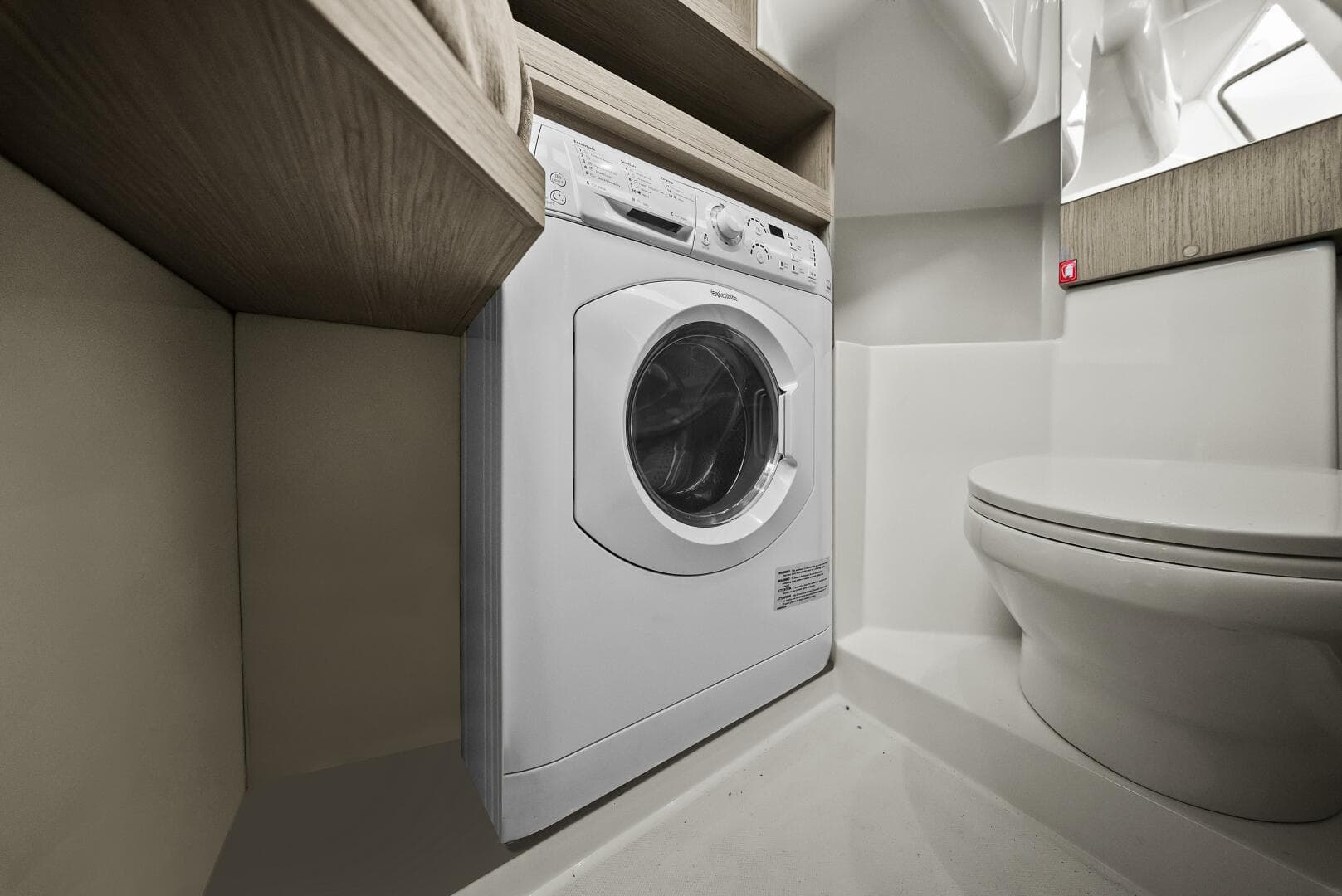 2025 Absolute 48 Navetta — photo 33