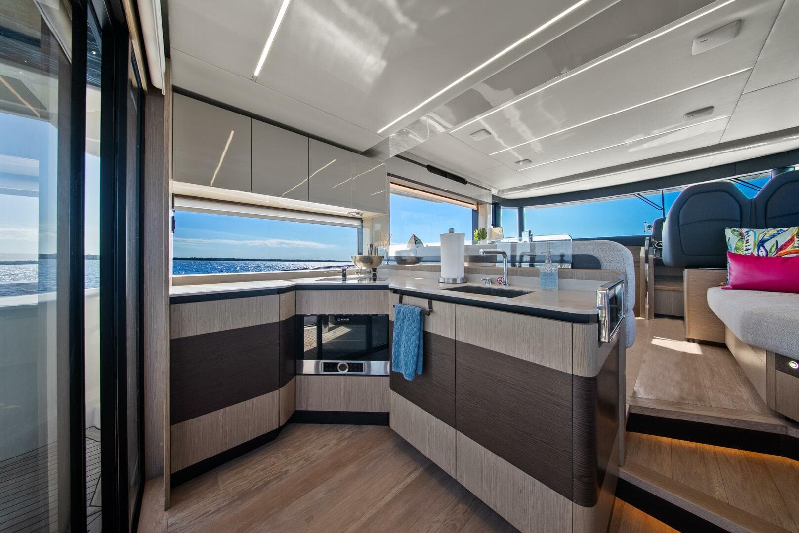2025 Absolute 48 Navetta — photo 10