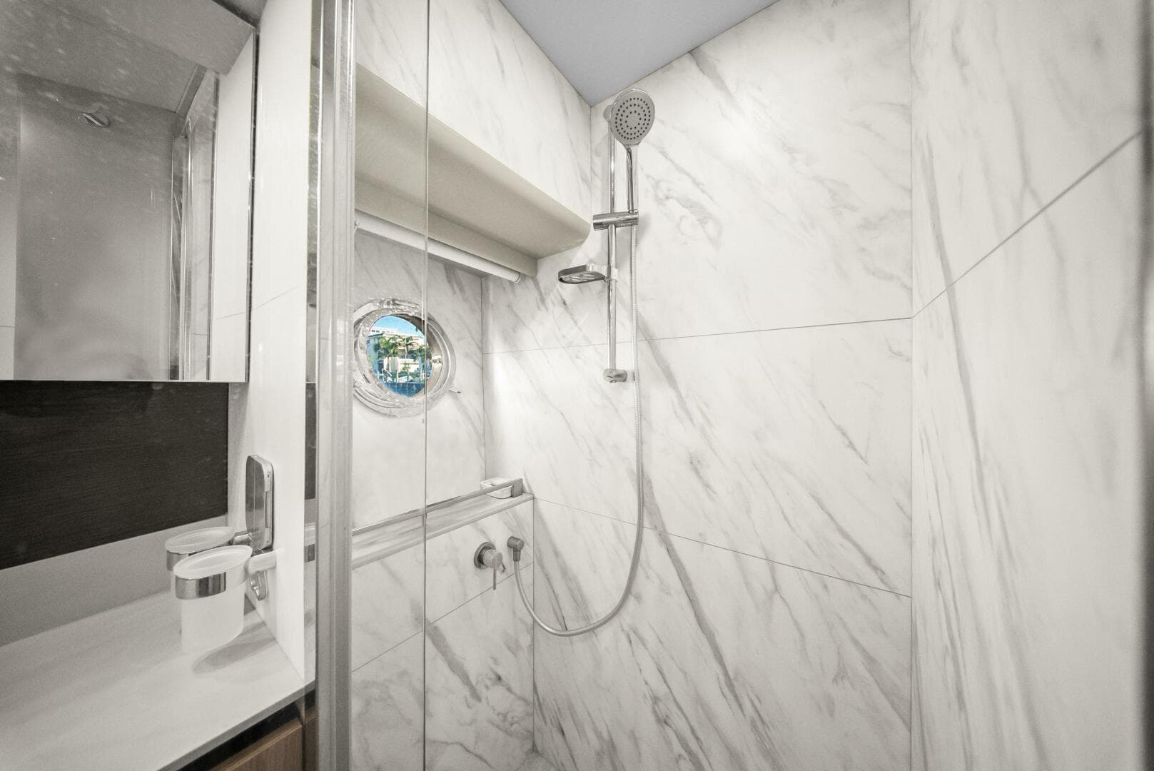 2025 Absolute 48 Navetta — photo 21