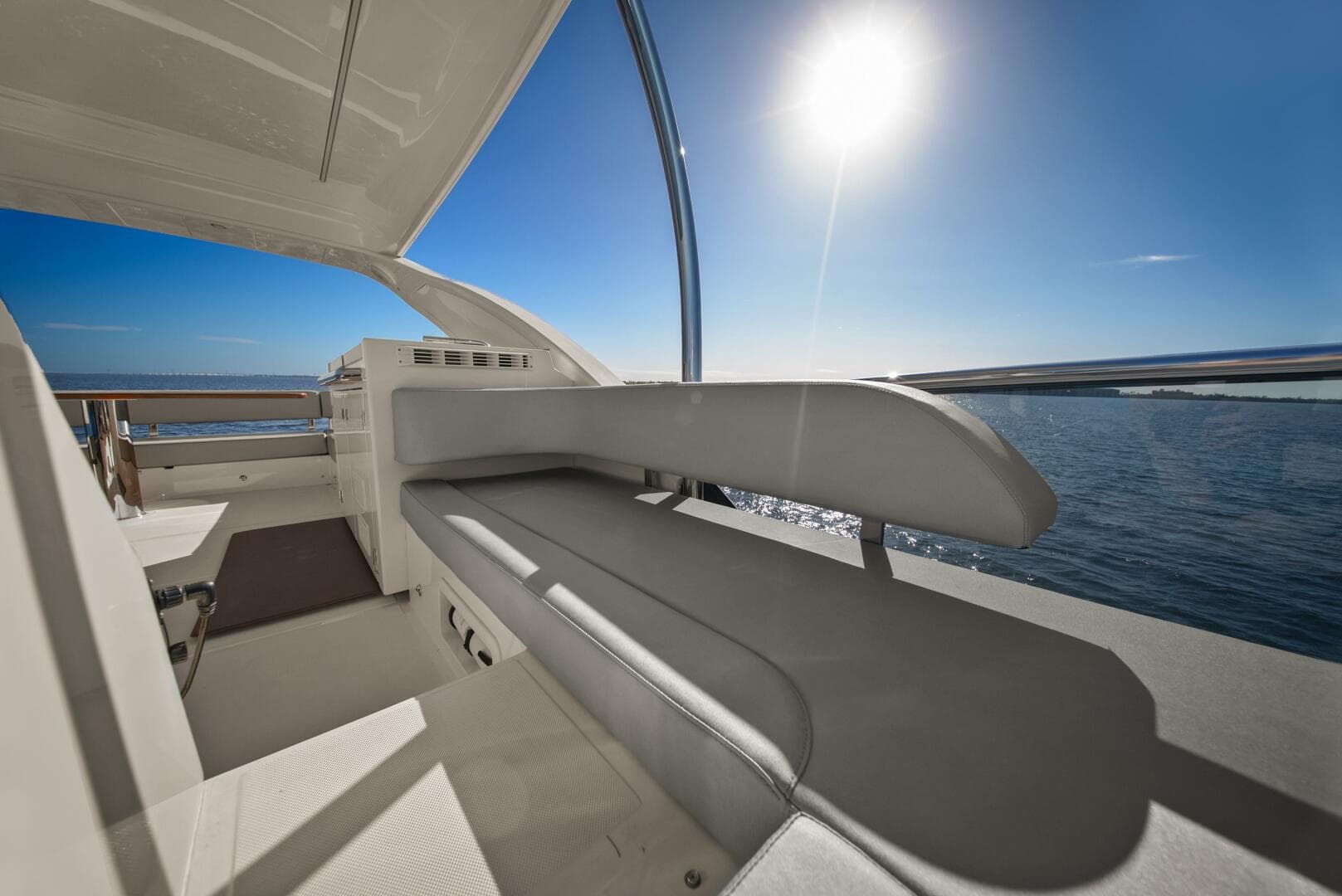 2025 Absolute 48 Navetta — photo 40