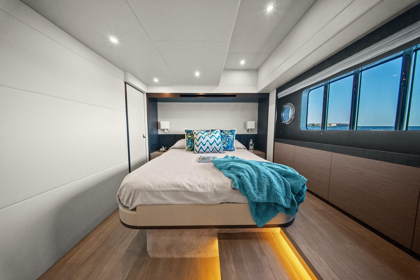 2025 Absolute 48 Navetta — photo 15
