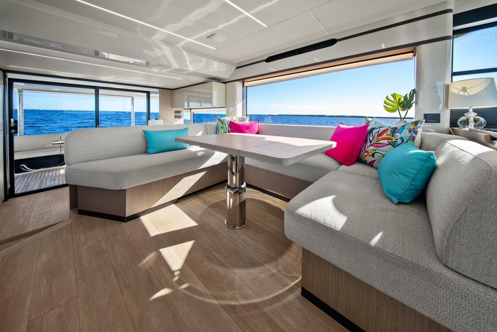 2025 Absolute 48 Navetta — photo 4