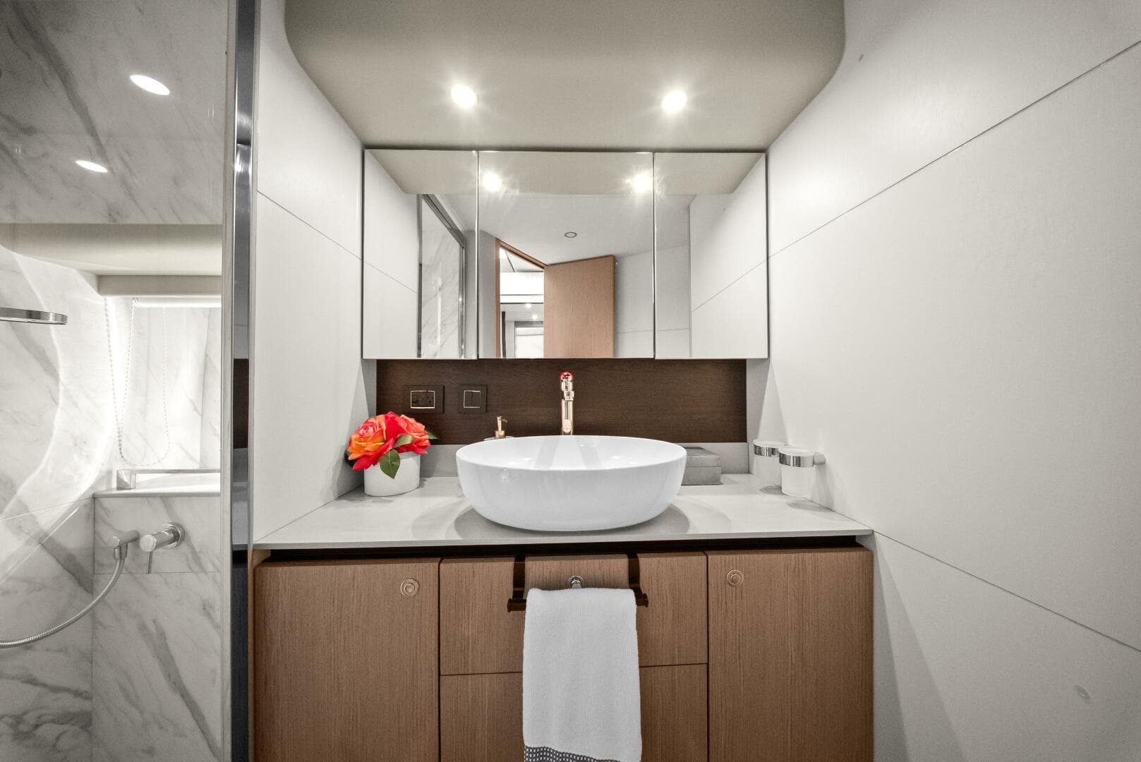 2025 Absolute 48 Navetta — photo 23