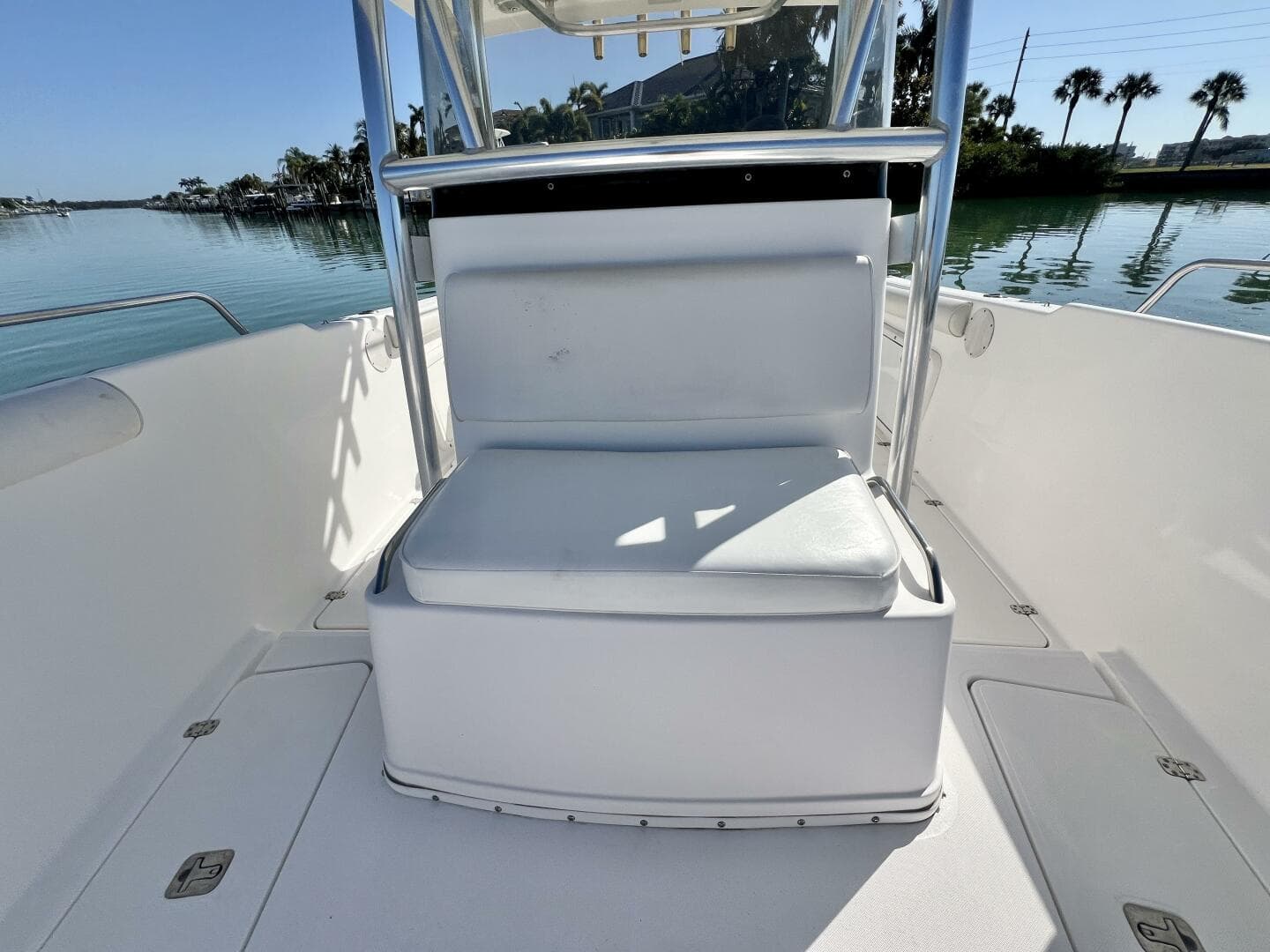 2005 Century 3200 Center Console — photo 27