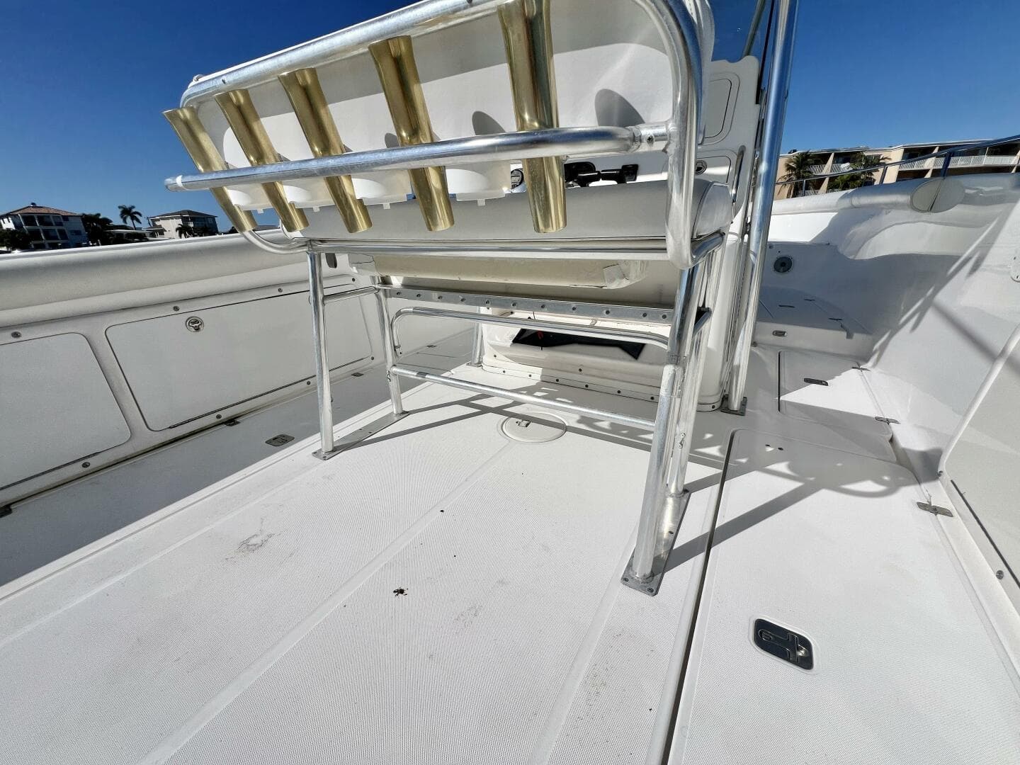 2005 Century 3200 Center Console — photo 15