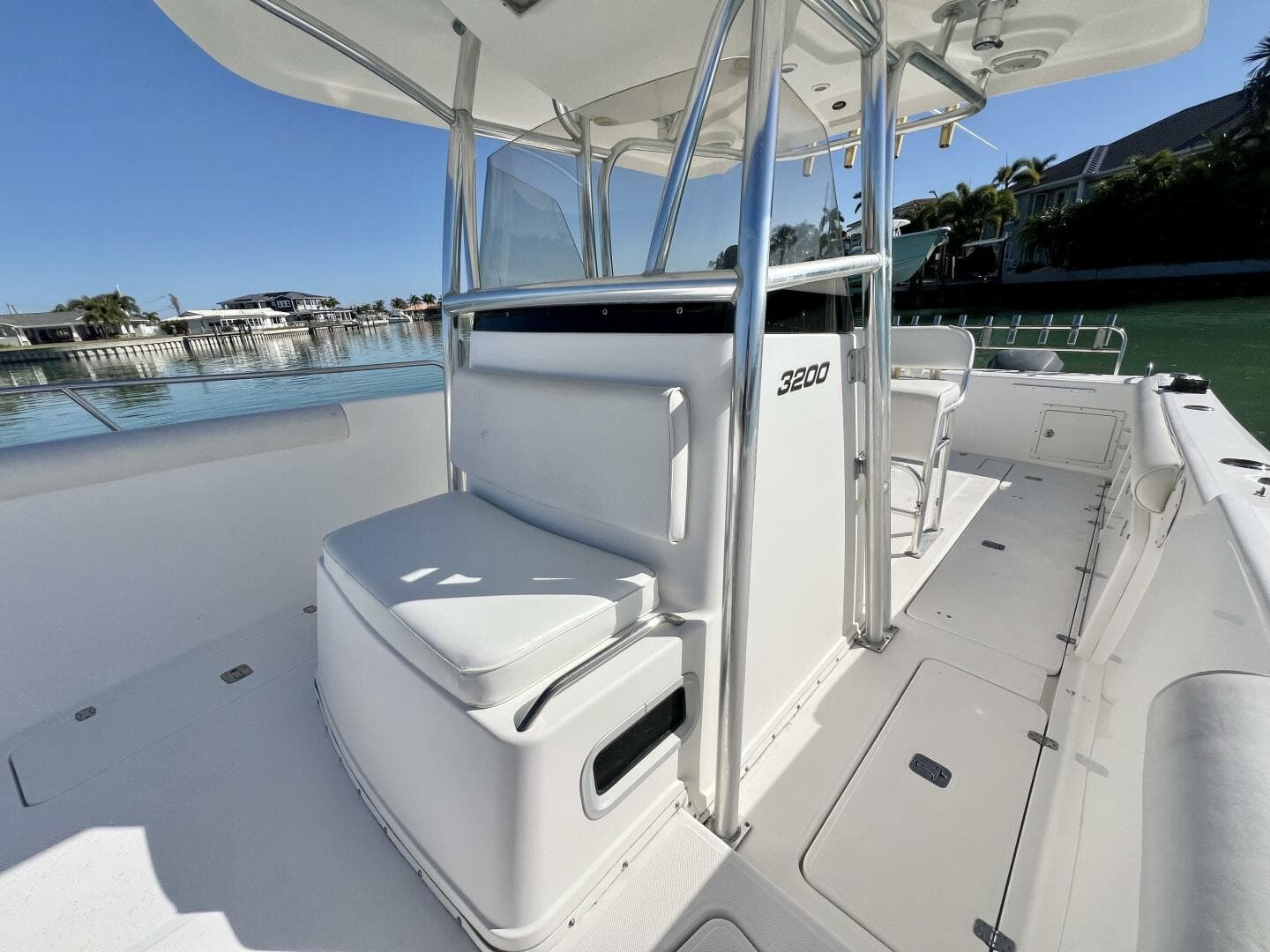 2005 Century 3200 Center Console — photo 28