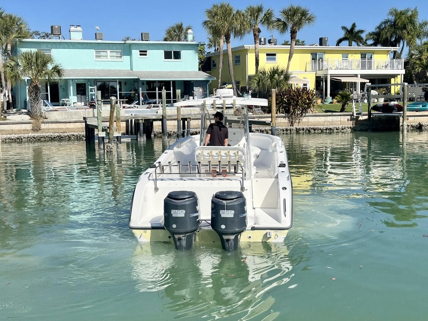2005 Century 3200 Center Console — photo 6
