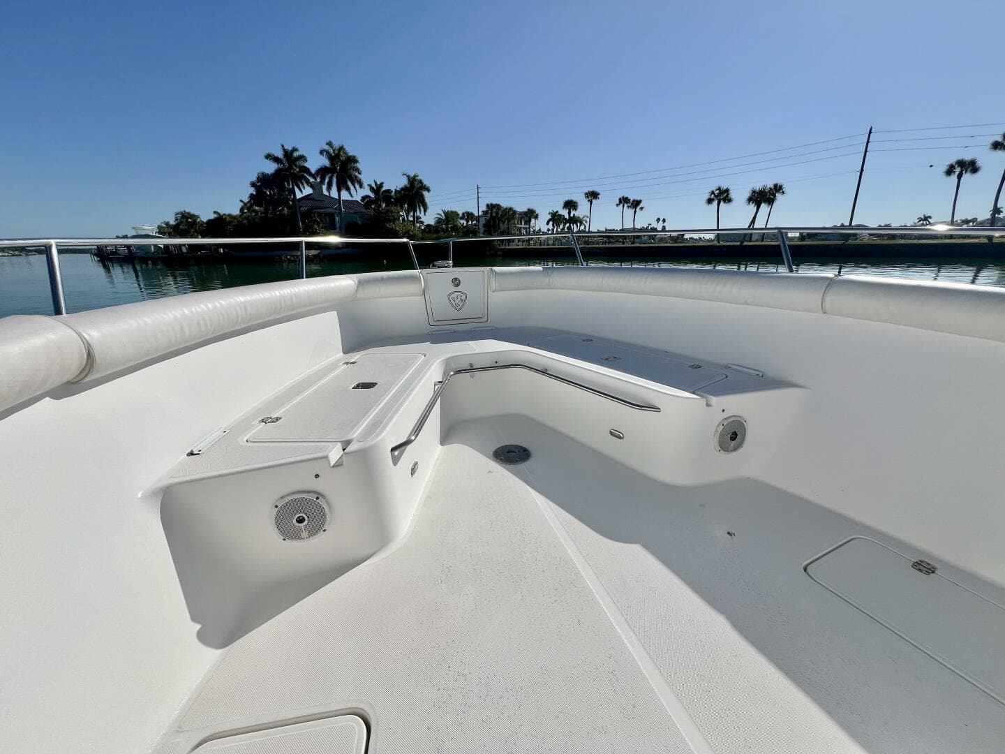 2005 Century 3200 Center Console — photo 23