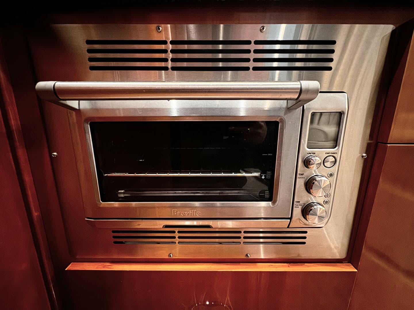 2005 Carver 36 Sedan — photo 17