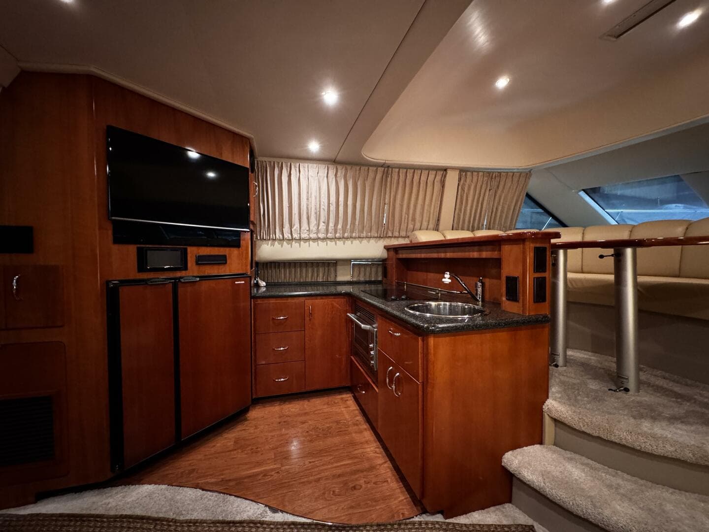 2005 Carver 36 Sedan — photo 22