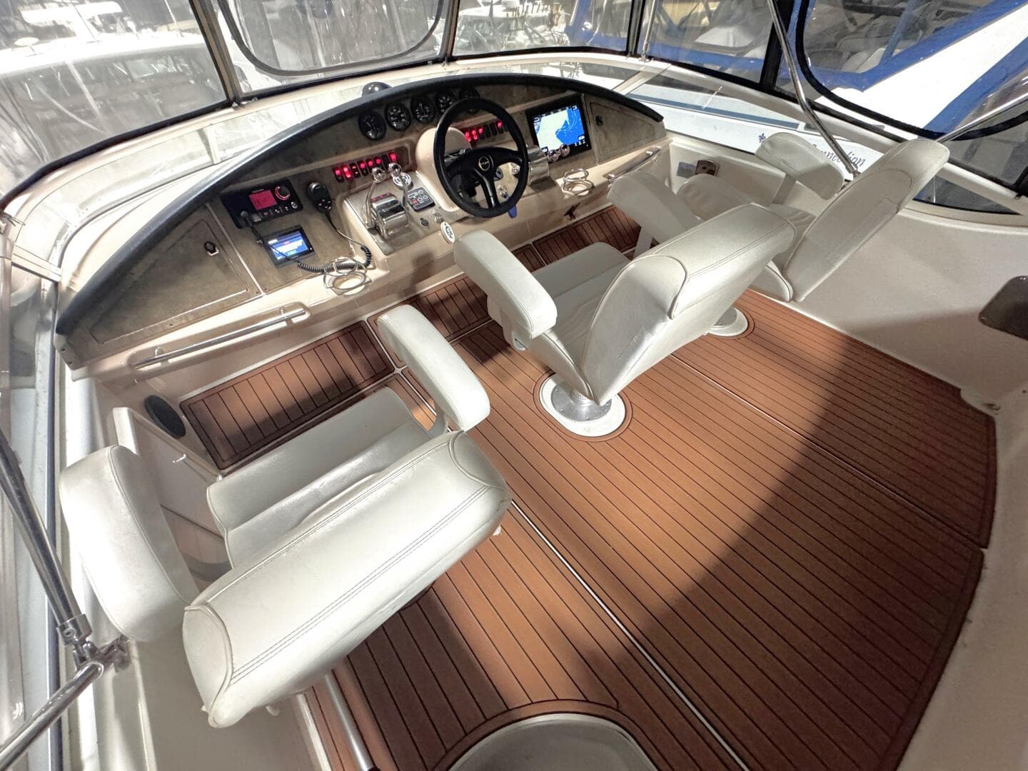 2005 Carver 36 Sedan — photo 9