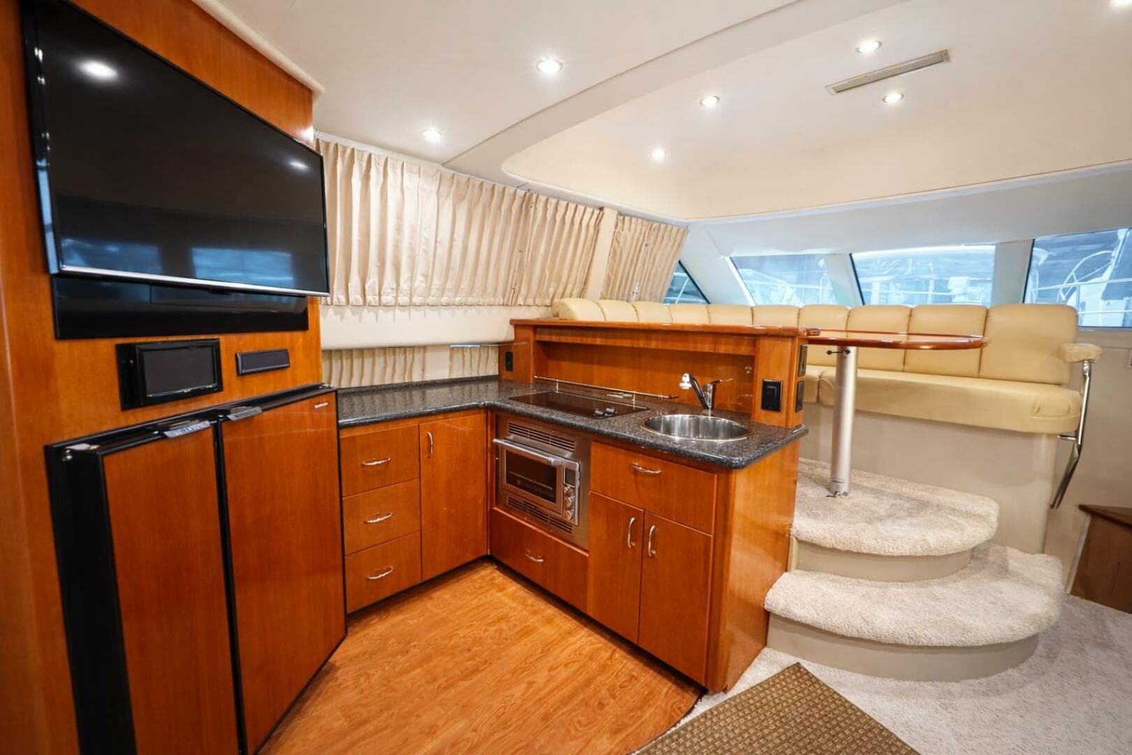 2005 Carver 36 Sedan — photo 20