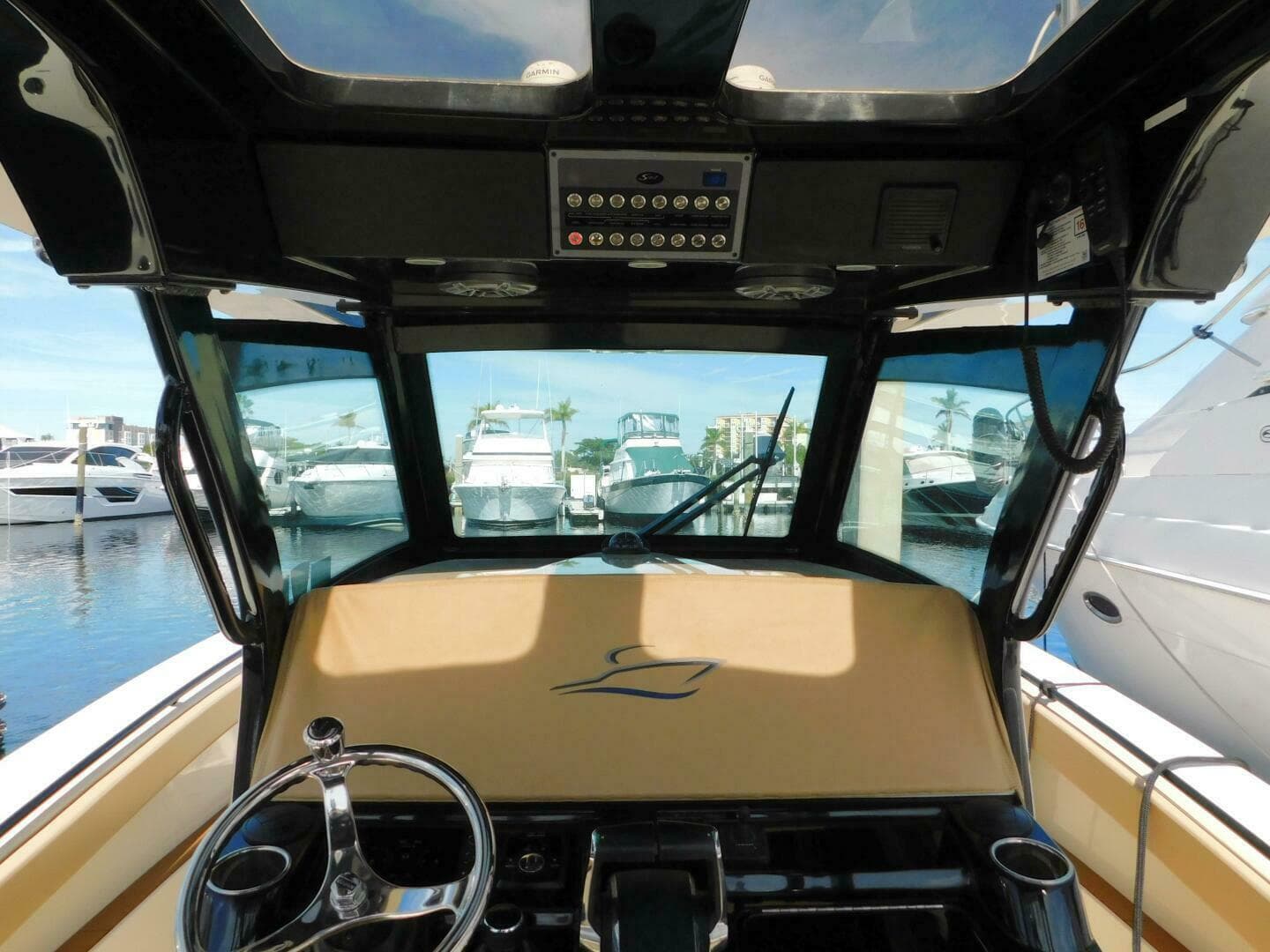 2024 Scout 330 LXF — photo 9