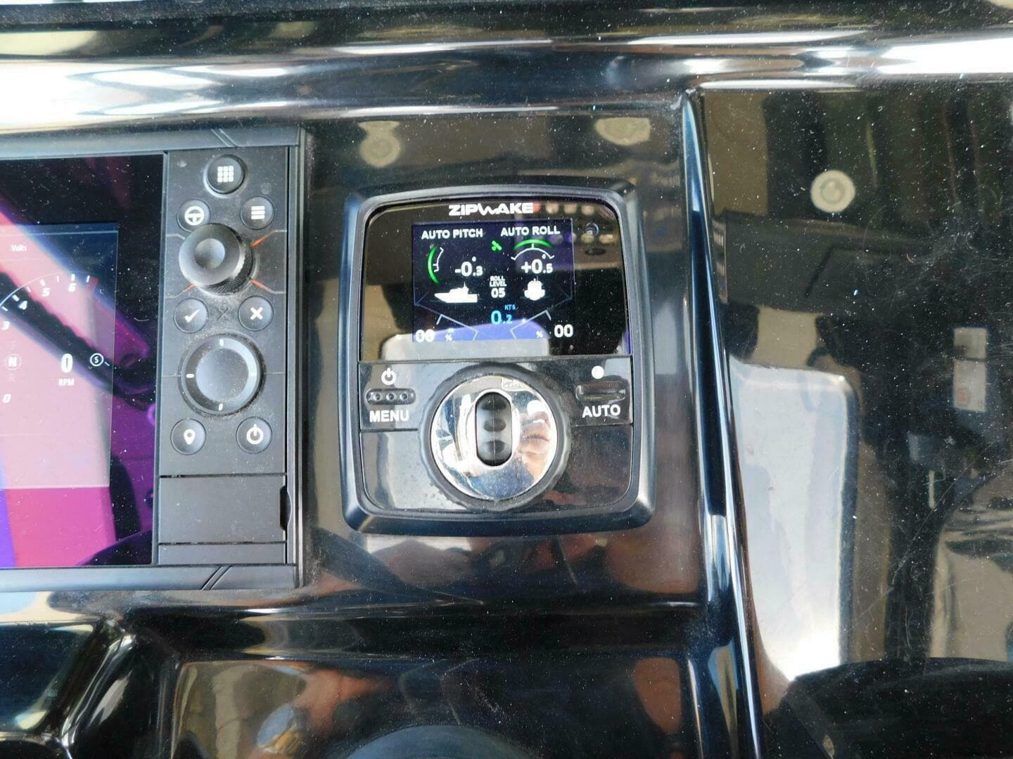 2024 Scout 330 LXF — photo 10