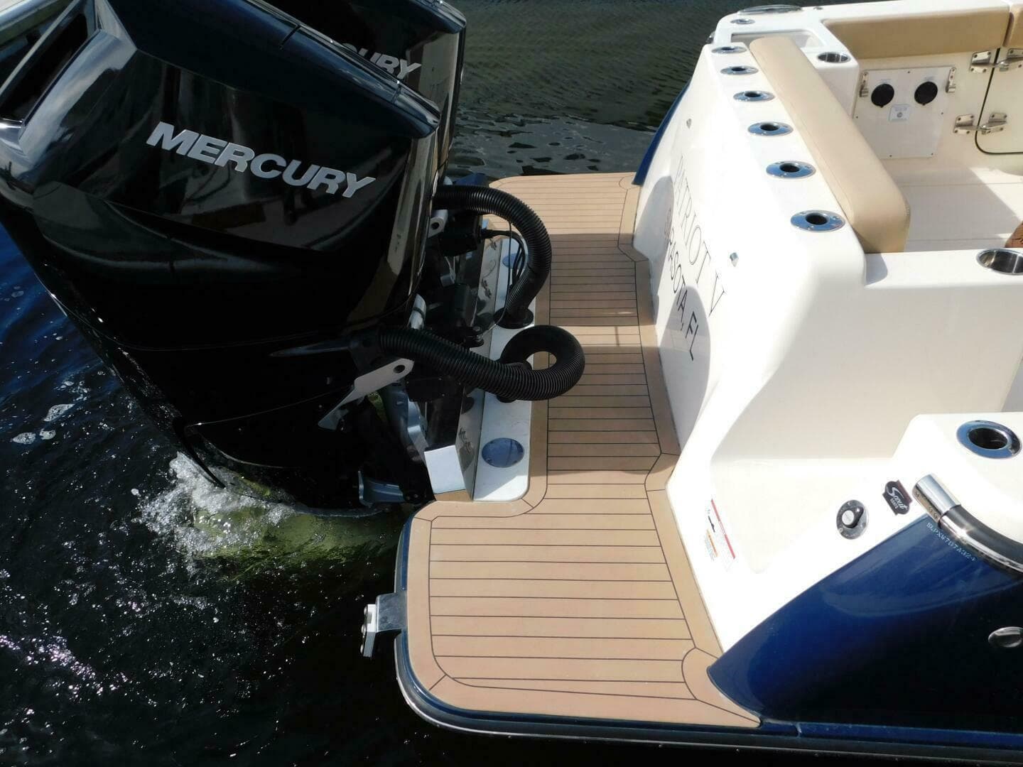 2024 Scout 330 LXF — photo 3