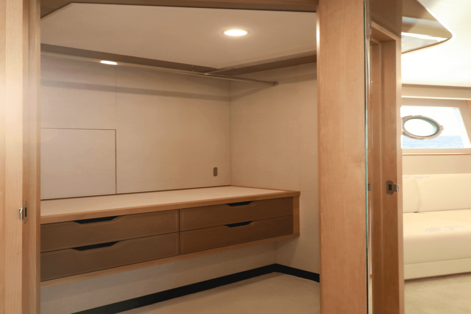 2025 Ocean Alexander 28L — photo 33