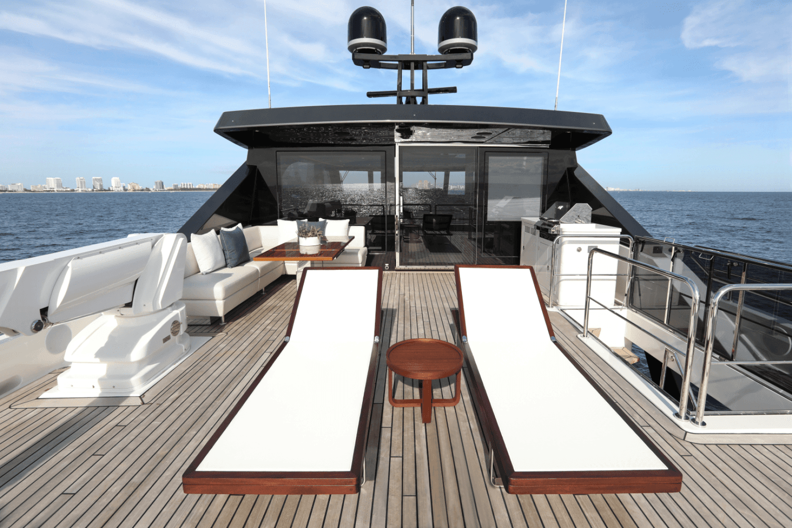 2025 Ocean Alexander 28L — photo 10