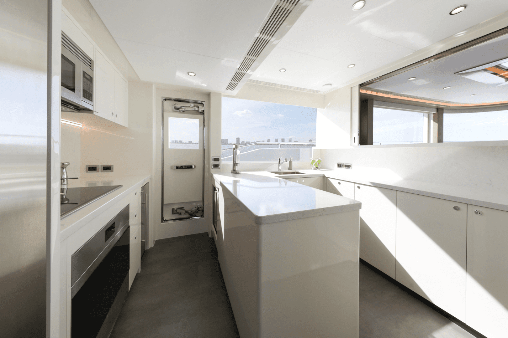 2025 Ocean Alexander 28L — photo 27