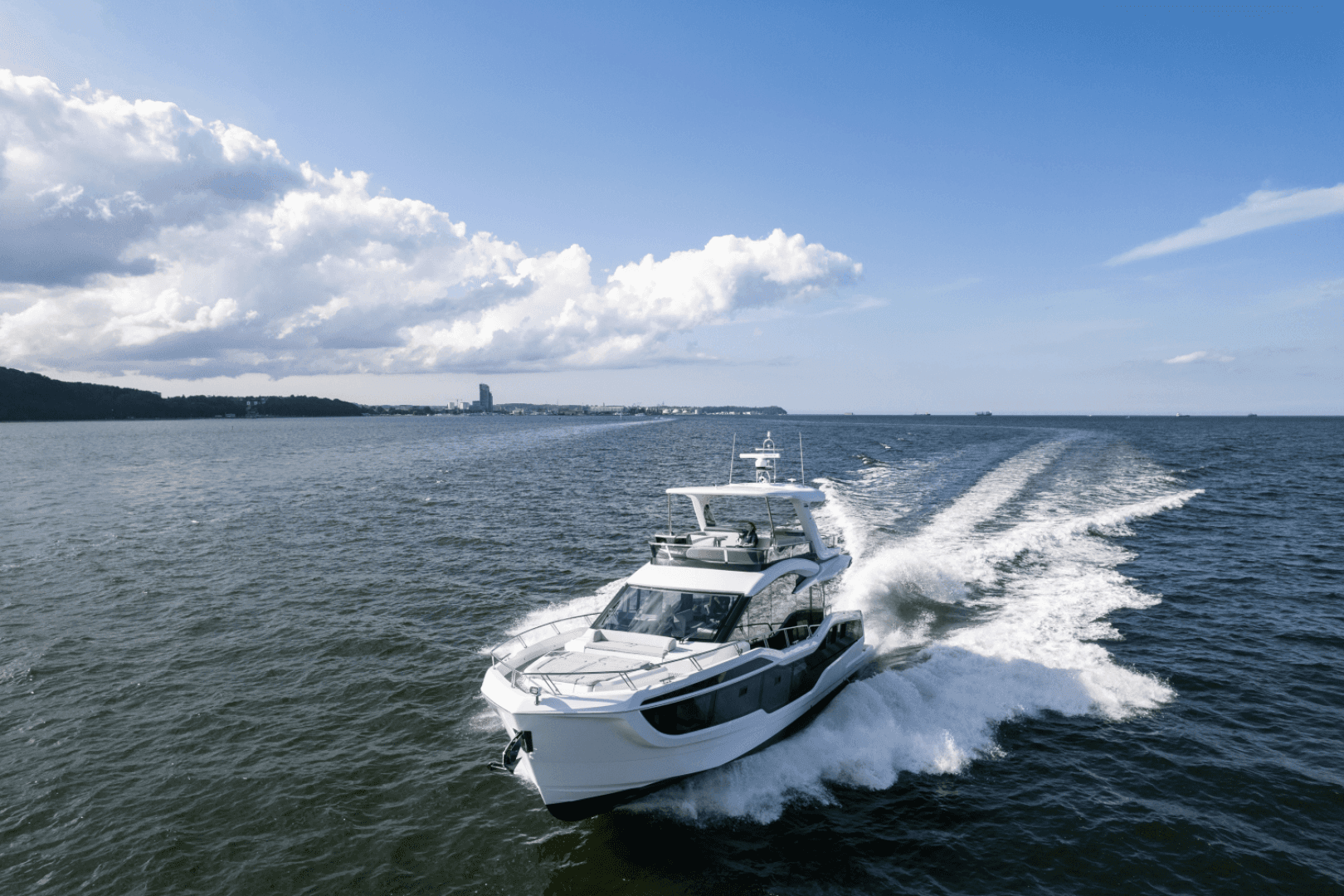 2025 Galeon 560 Fly — photo 9