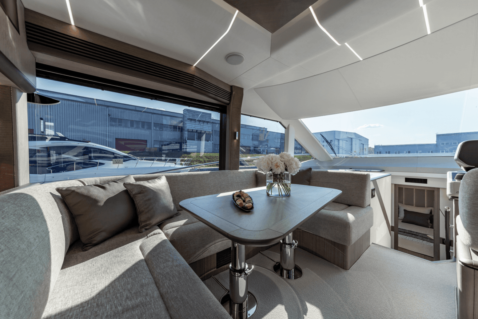 2025 Galeon 560 Fly — photo 19