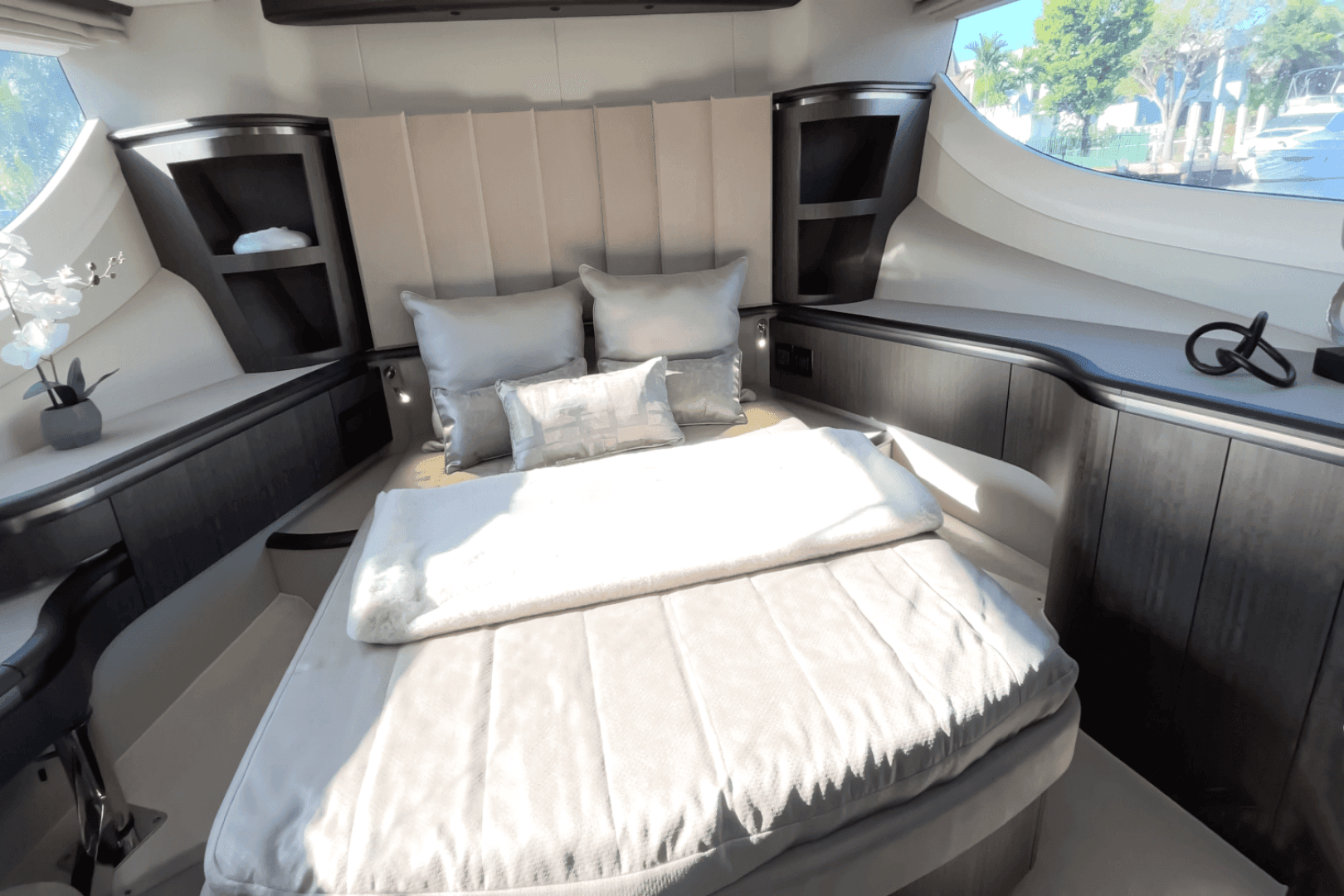 2025 Galeon 560 Fly — photo 48