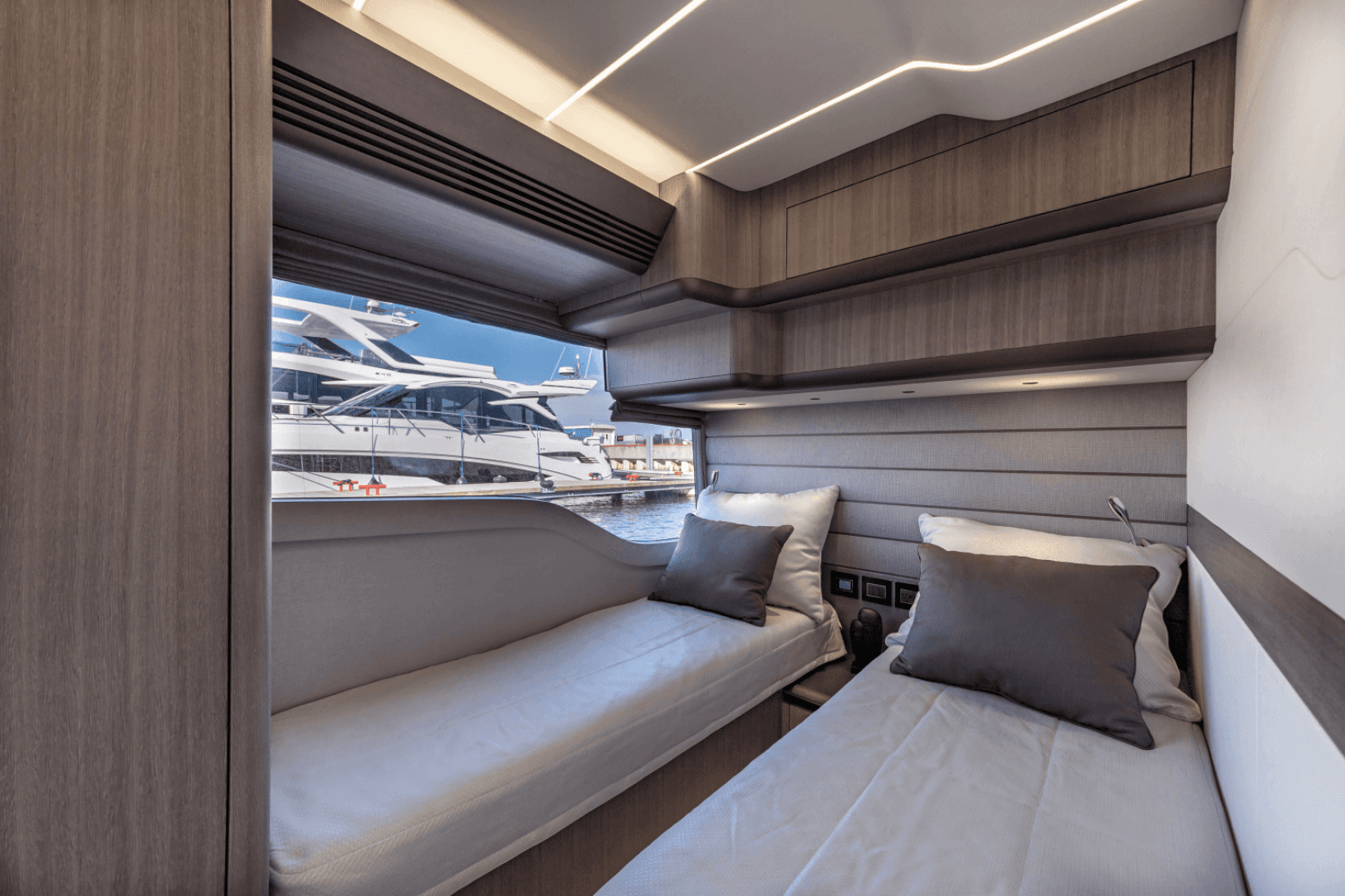 2025 Galeon 560 Fly — photo 32