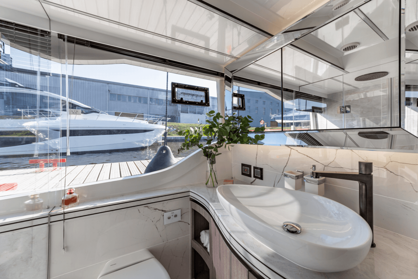 2025 Galeon 560 Fly — photo 31