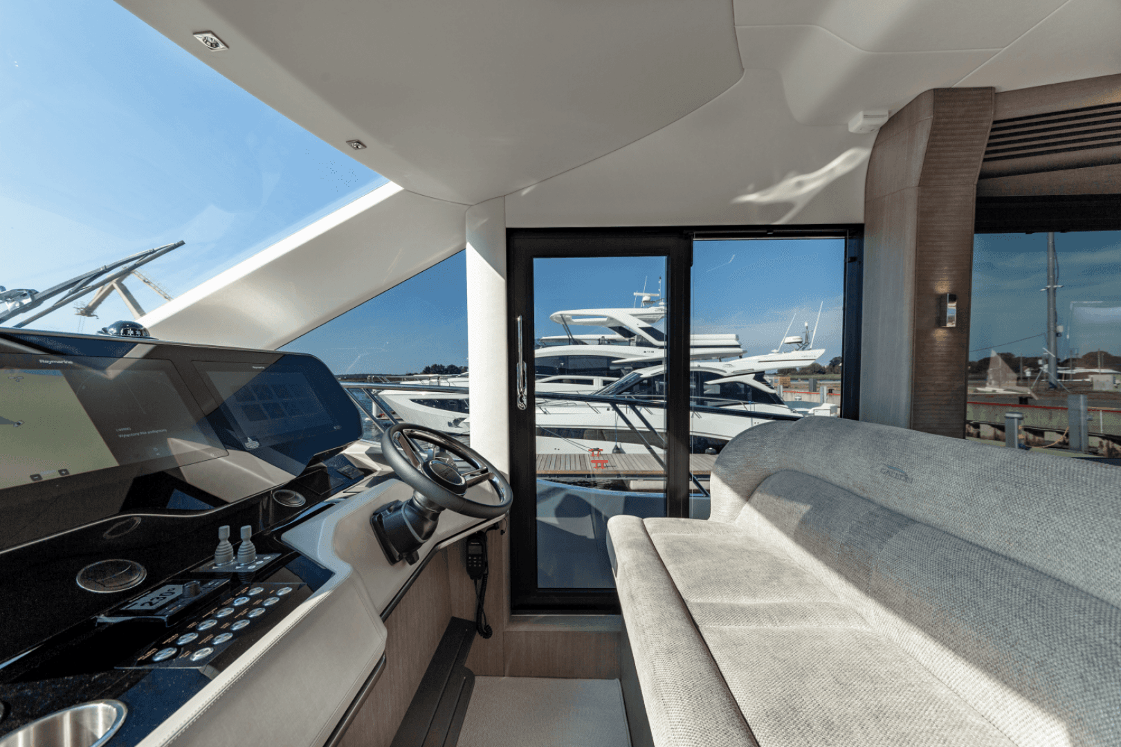 2025 Galeon 560 Fly — photo 28