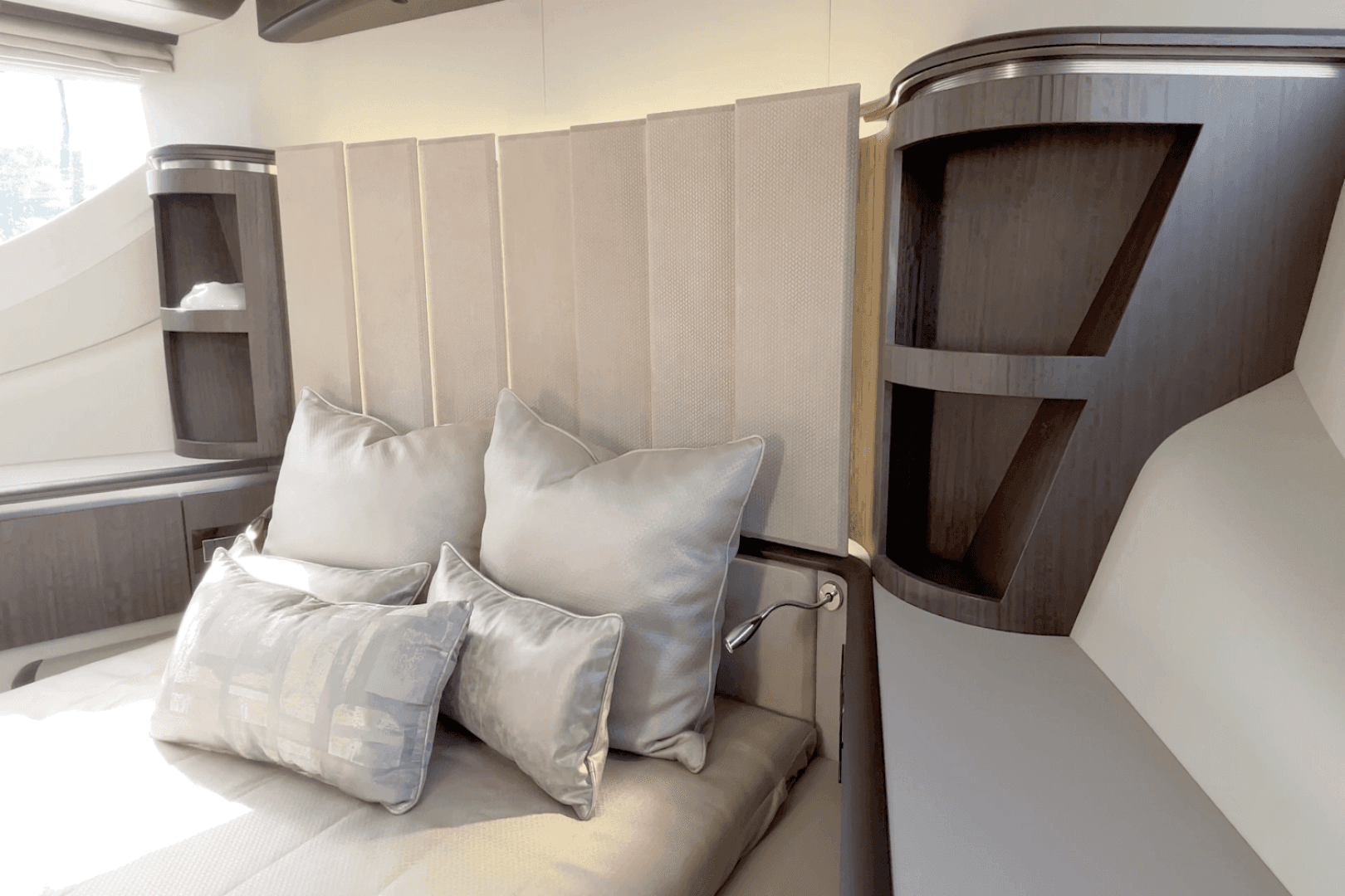 2025 Galeon 560 Fly — photo 49