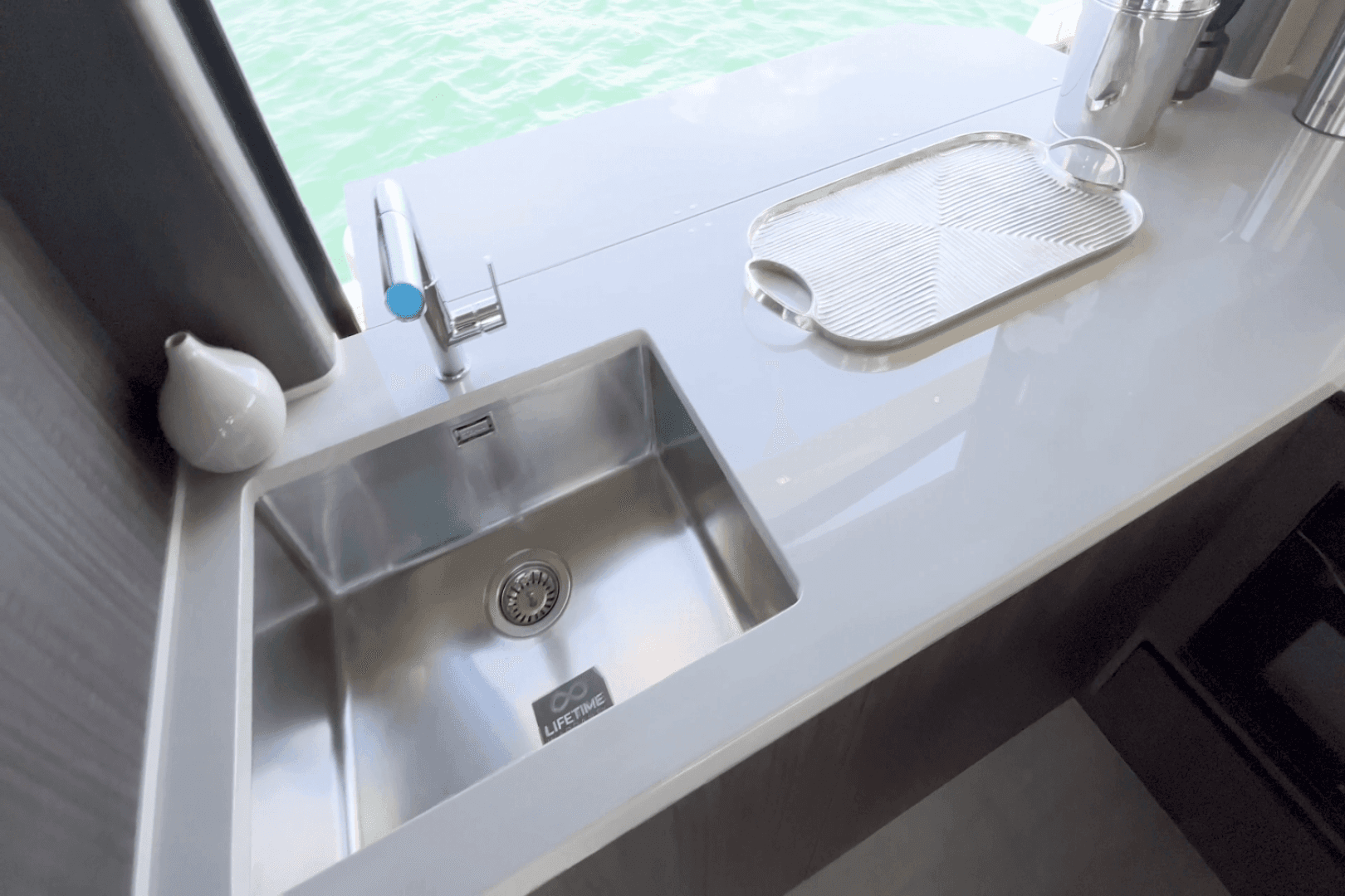 2025 Galeon 560 Fly — photo 42