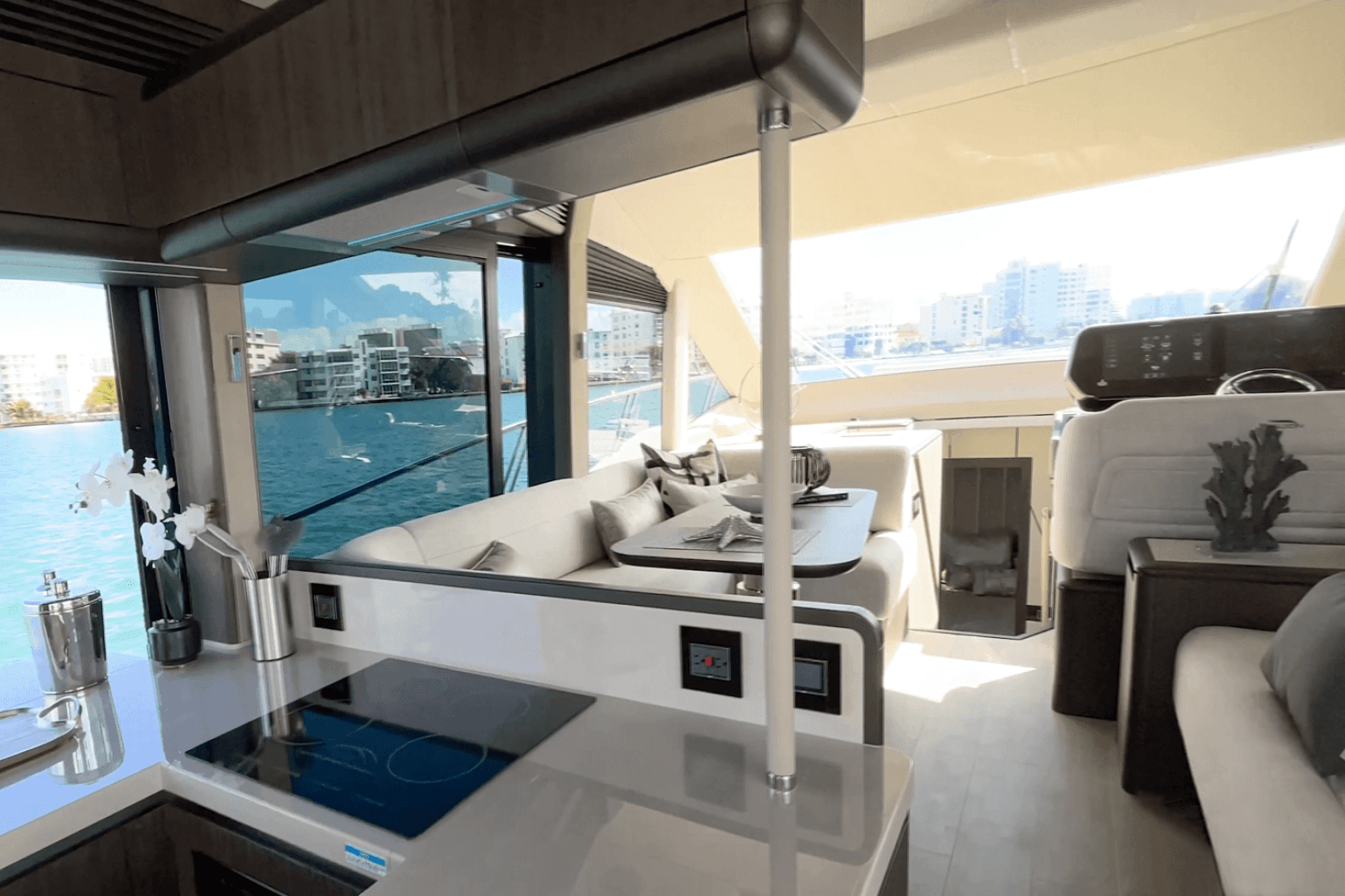 2025 Galeon 560 Fly — photo 44