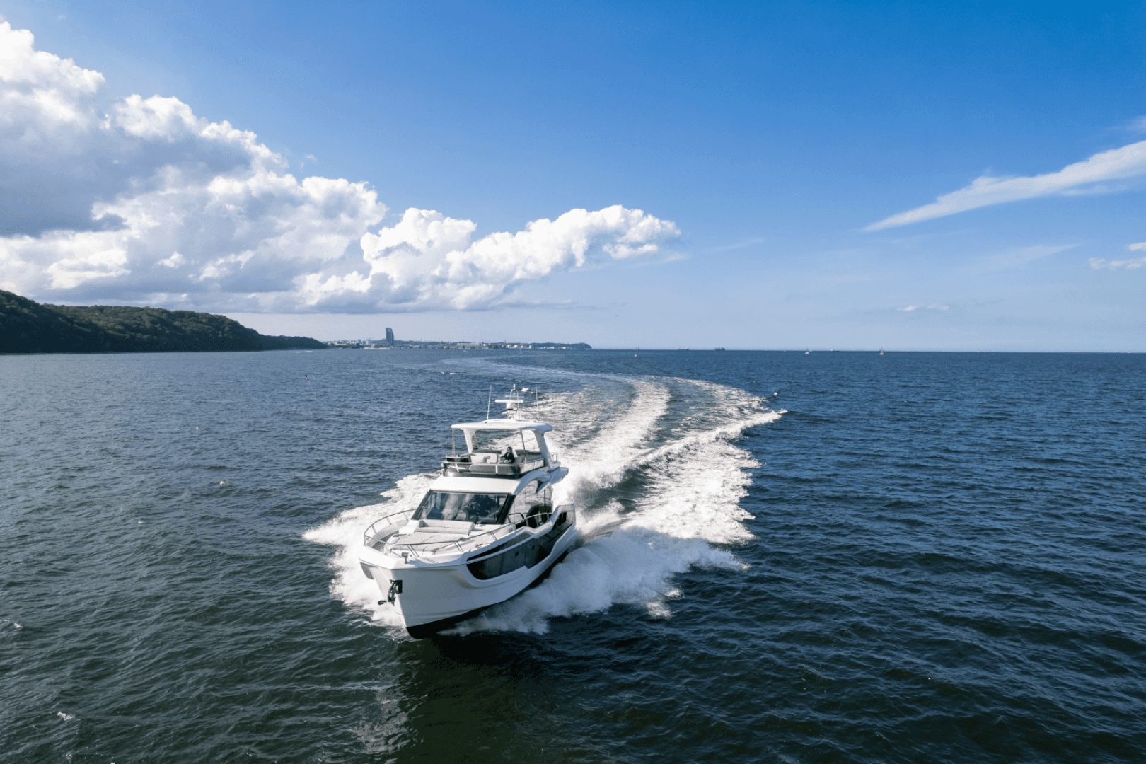 2025 Galeon 560 Fly — photo 16